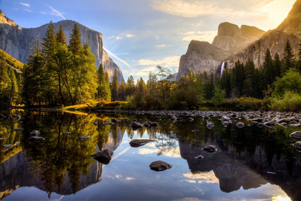 Zonsopgang over Yosemite National Park in Californië, Verenigde Staten